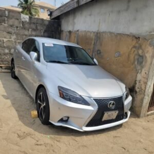 Lexus - IS250